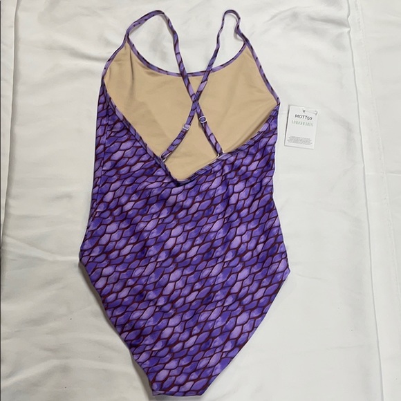 Mott 50  Criss Cross Back Swimsuit- SM & Med - Picture 4 of 6